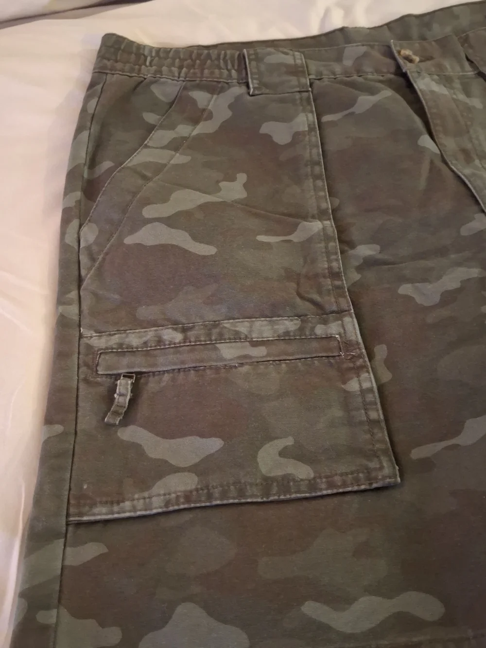 Outdoor Life Men's Olive Camo Utility Cargo Shorts